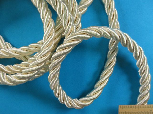 在庫処分・大幅値下げツイストコード極太(3m巻)薄ベージュ