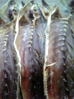 チルド送料が掛かります。 送料別3日干しアウトレット品青ムロアジくさや約350g「シニア市場」焼いてお召し上がり下さい。真空パックではありません。ヒモノ干物ロストフード絶滅危惧食 チルド送料が掛かります。 送料別3日干しアウトレット品青ムロアジくさや約350g「シニア市場」焼いてお召し上がり下さい。真空パックではありません。ヒモノ干物ロストフード絶滅危惧食