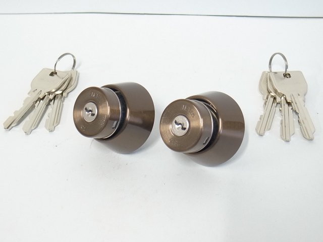 U9LA,DA取替用シリンダーブロンズ色2個同一