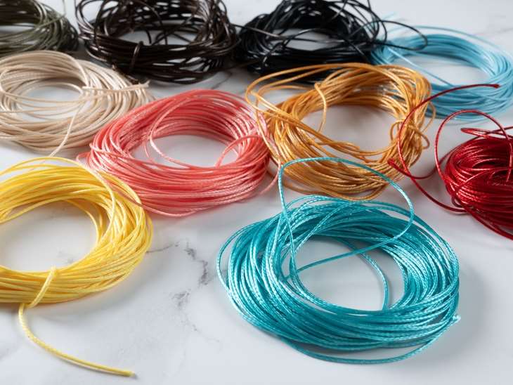 ロー引き紐ワックスコード【選べる10色】線径約0.5~1.0mm約5mマクラメ手芸ハンドメイド手作り副資材基本パーツアクセサリーパーツカラーワックスコードロウヒモロー紐丸紐ロープ材料問屋ハンドメイド資材ミサンガさや工房
