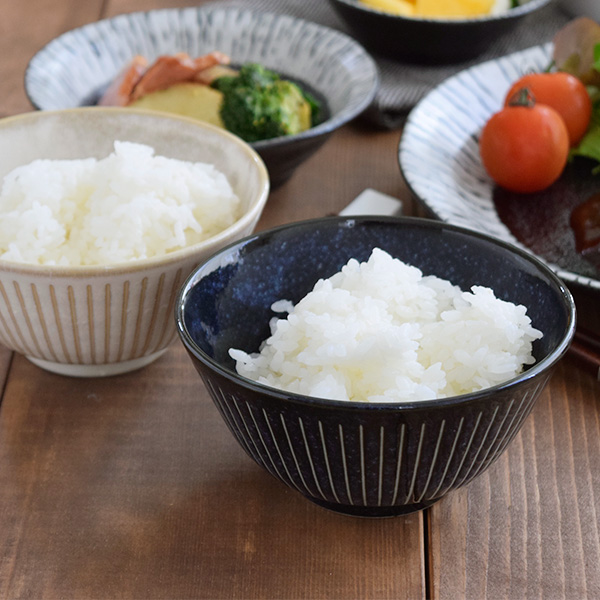 男性やゆったり使いたい方にオススメの大きいお茶碗。 食器 おしゃれ 日本製 美濃焼 和食器 お茶碗 大きめお茶碗 彫十草 おしゃれ 食器 ご飯茶碗 茶碗 飯碗 ごはん茶碗 茶わん ちゃわん ライスボウル ボウル 大きい 大きめ カフェ食器 カフェ風 モダン シック 男性やゆったり使いたい方にオススメの大きいお茶碗。 食器 おしゃれ 日本製 美濃焼 和食器 お茶碗 大きめお茶碗 彫十草 おしゃれ 食器 ご飯茶碗 茶碗 飯碗 ごはん茶碗 茶わん ちゃわん ライスボウル ボウル 大きい 大きめ カフェ食器 カフェ風 モダン シック